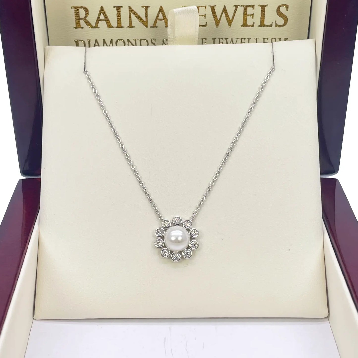 18ct White Gold Diamond & Freshwater Pearls Floral Necklace/Earrings Set 2.73ct
