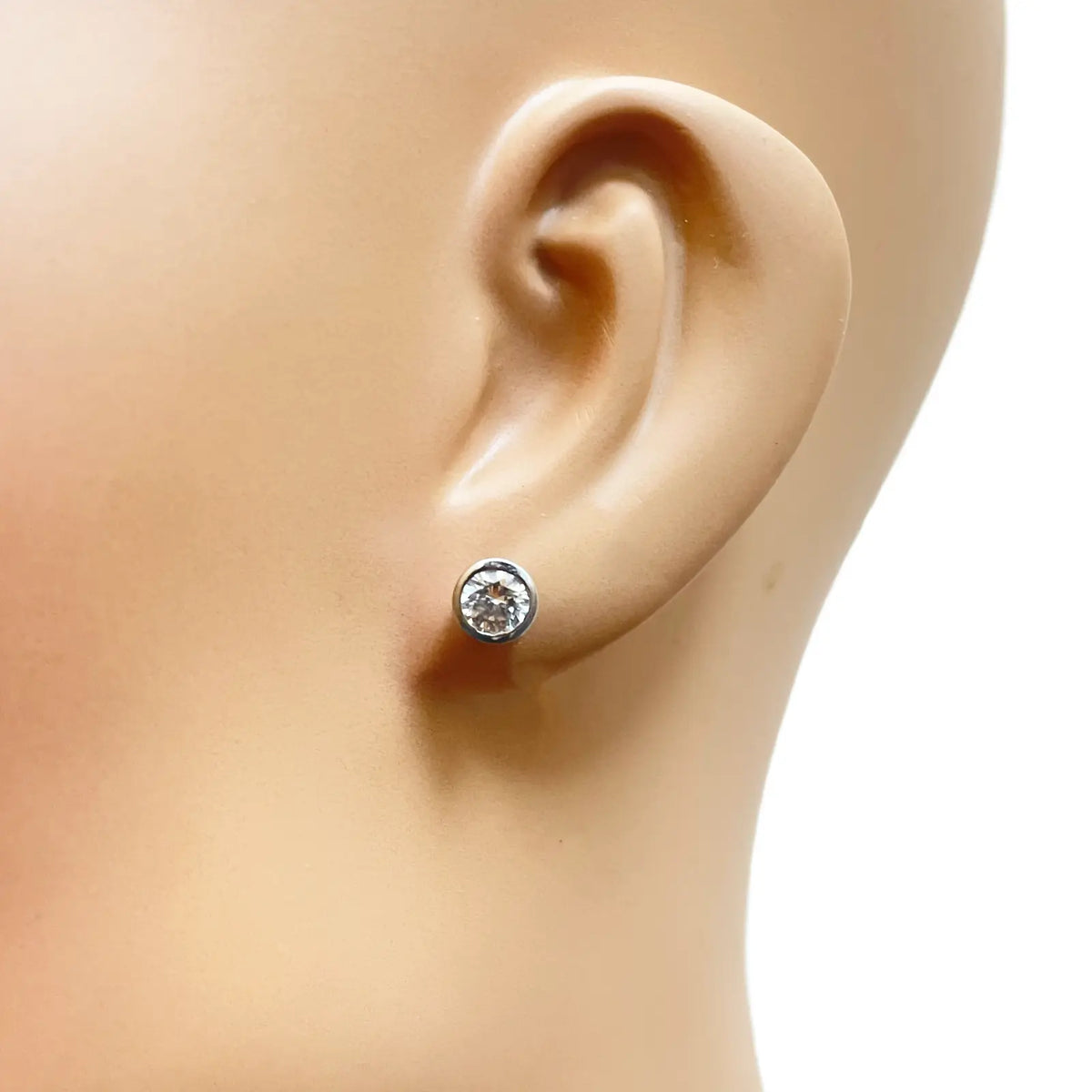 18ct White Gold Round Cubic Zirconia Bezel Set Solitaire Single Gents Ear Stud 6.5mm