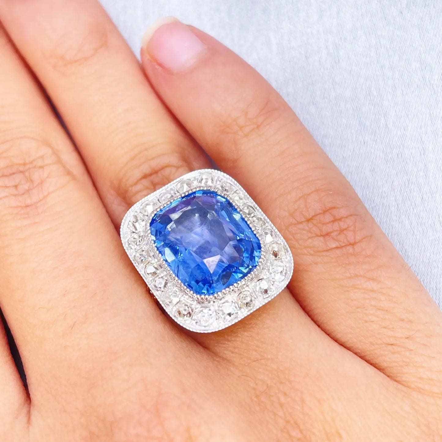 18ct Yellow Gold Natural Blue Sapphire Diamond Rectangular Cushion Ring 10.7ct Diamond Ring