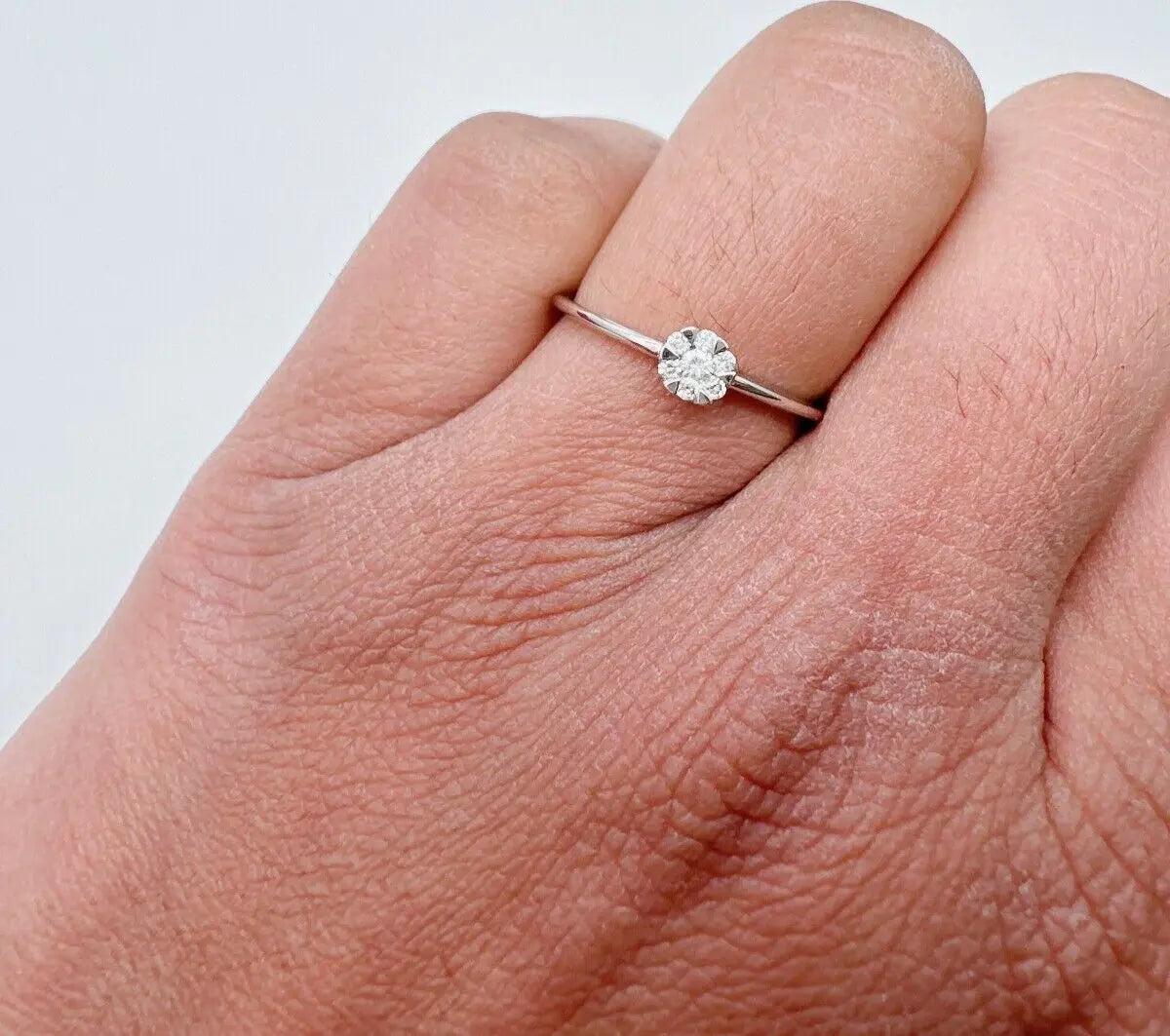 18ct White Gold Seven Round Diamond Cluster Ring GSI  Other