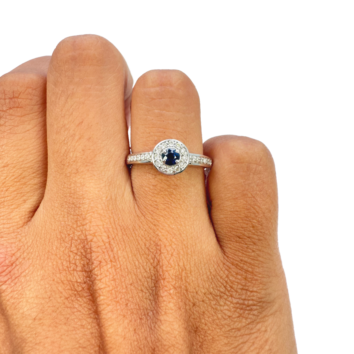 18 Karat Naturblauer Saphir & Runder Diamant Halo Halb-Ewigkeitsring 0,35 Karat