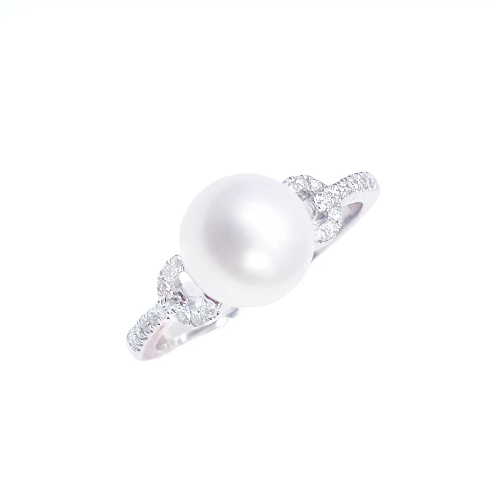 18ct Gold Freshwater Pearl Diamond Ring Natural Round 0.10ct  Diamond Ring