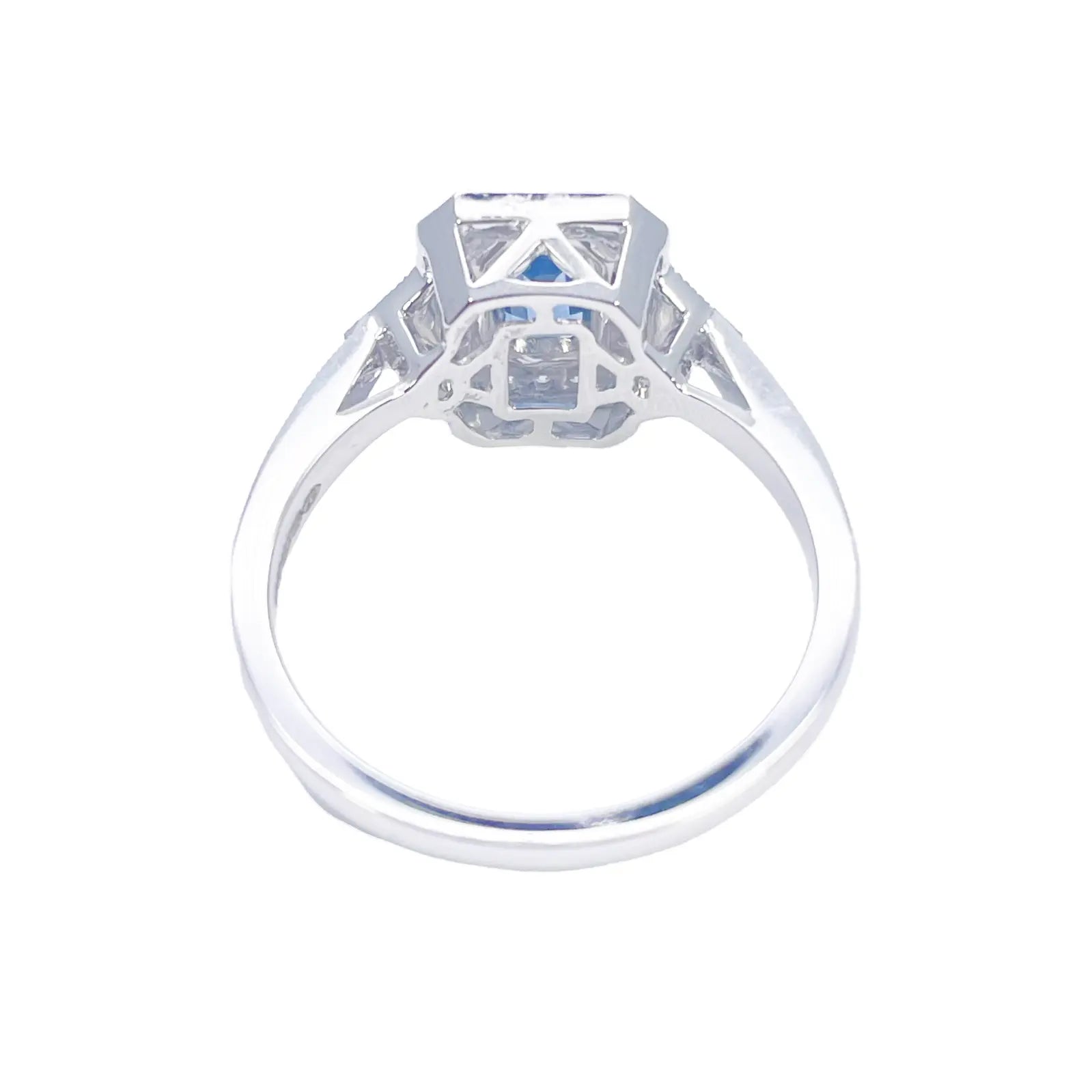 18ct Gold Natural Sapphire Diamond Halo Ring Round & Emerald Cut 0.95ct  Diamond Ring