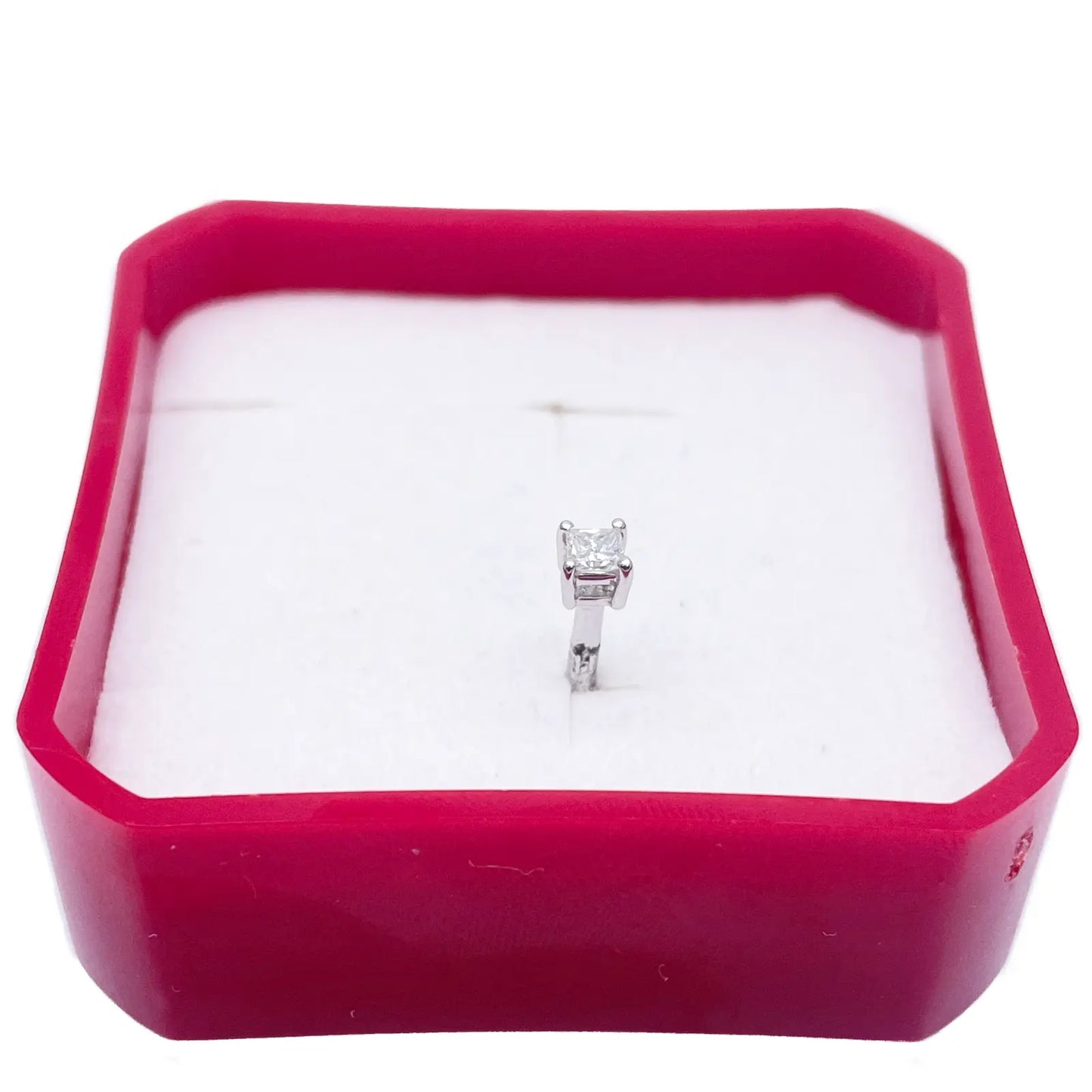 18ct White Or Yellow Gold Princess Diamond Nose Stud Pin 0.05ct 4 claw 2.6mm  Body Piercings