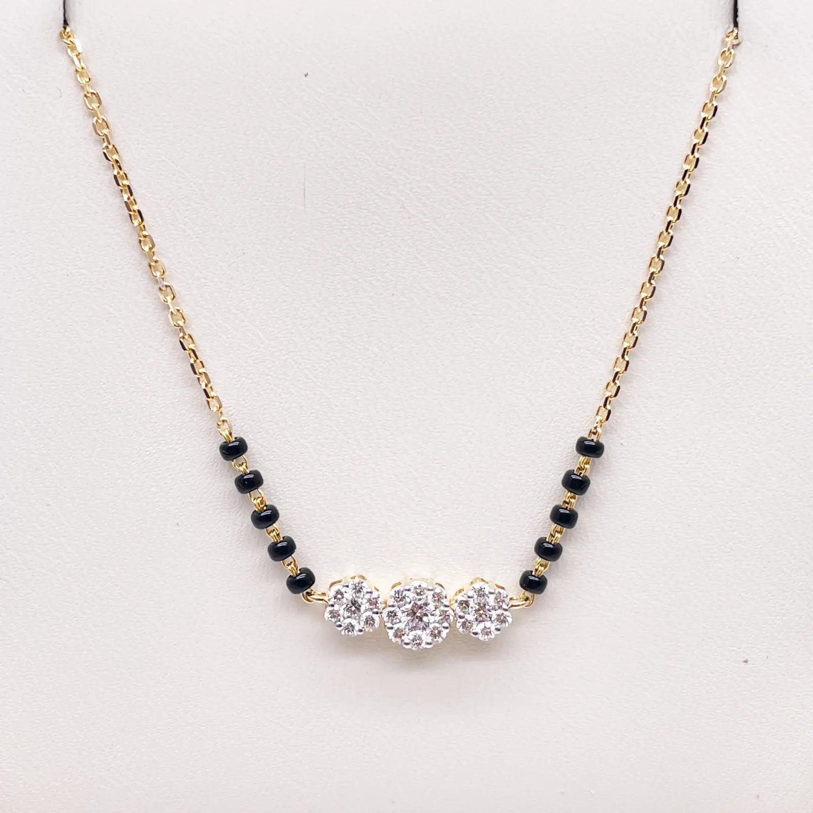 18ct Yellow Gold Natural Diamond 0.57ct Floral Pendant Mangalsutra Necklace Hallmarked  Mangalsutra Chains