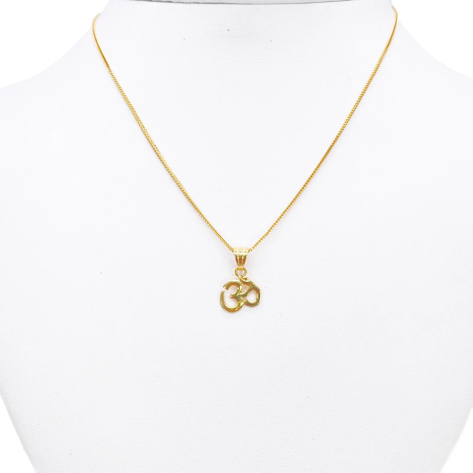 22ct Gold Classic Om Pendant High Polished Small 14x9.4mm 