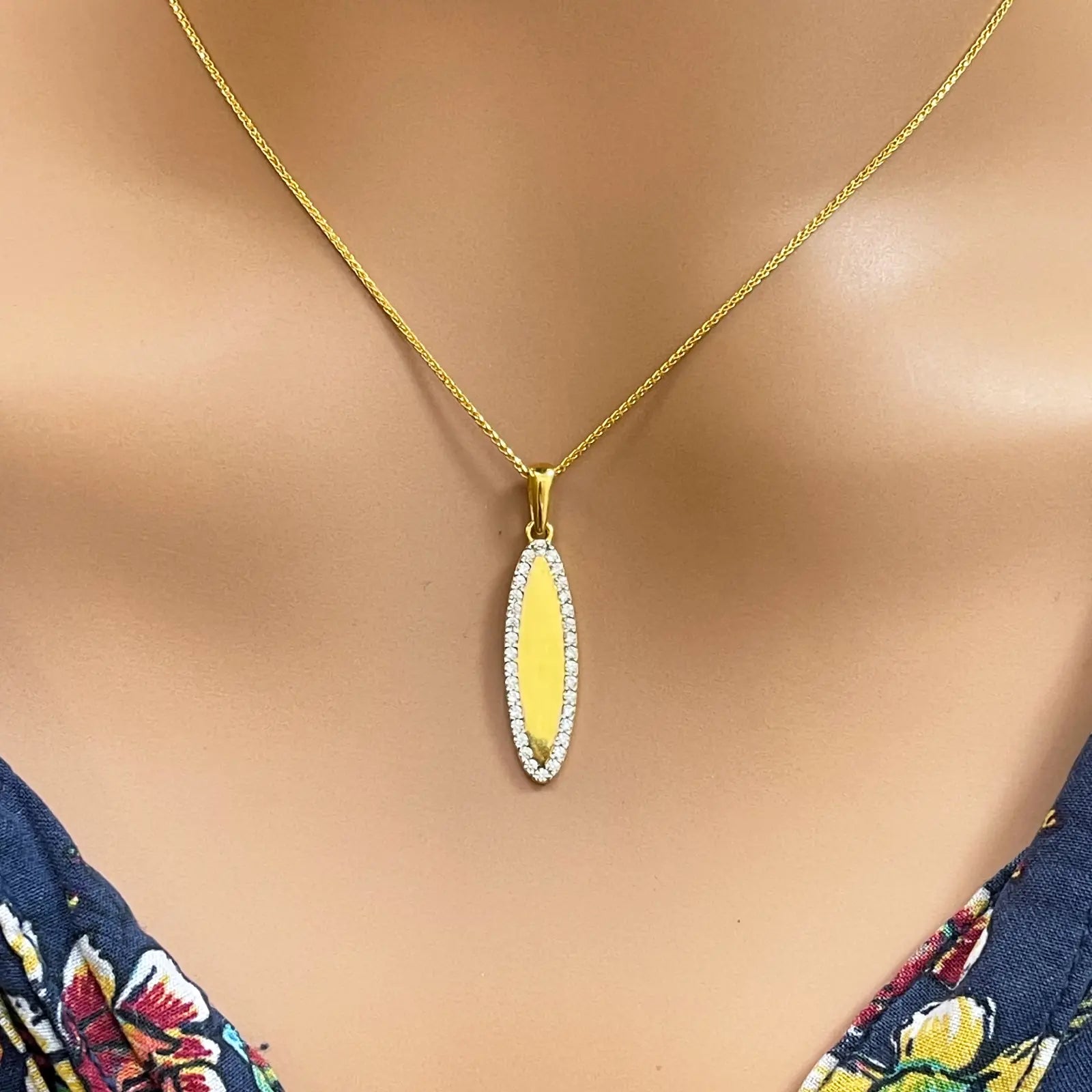 22ct Yellow Gold Cubic Zirconia Leaf Shape Pendant & Chain 16''inches 