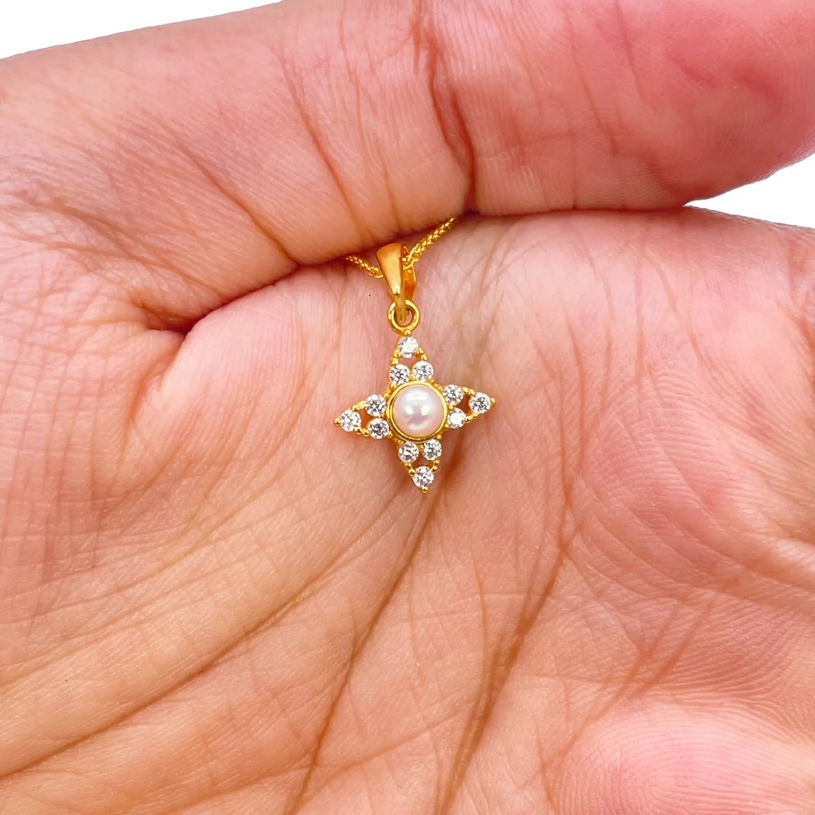 22ct Yellow Gold Round Freshwater Pearl Star Pendant and Star Earrings Set 