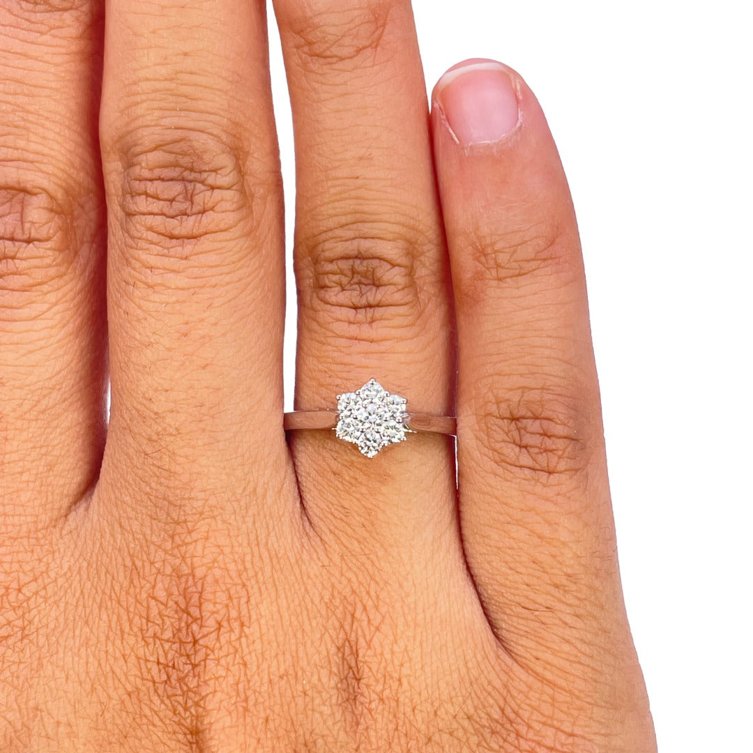 14ct White Gold 0.32ct Natural Diamond Seven Stone Daisy Cluster Flower Ring