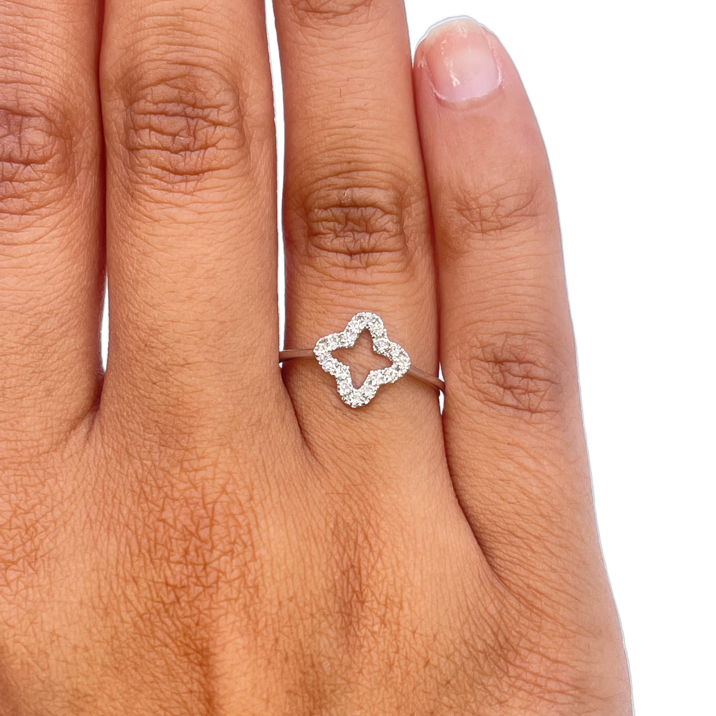 Ring aus 18 Karat Weißgold, Diamanten, Kleeblatt-/Blütenform, 0,19 Karat