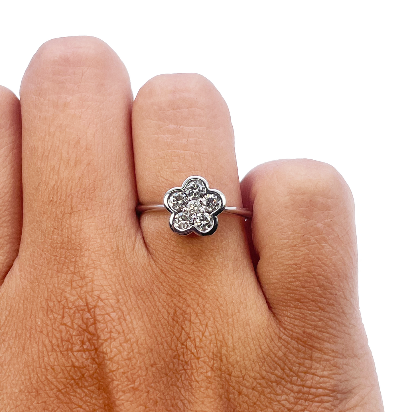 18 Karat Weißgold Eleganter Blumen-Diamantring 0,46ct