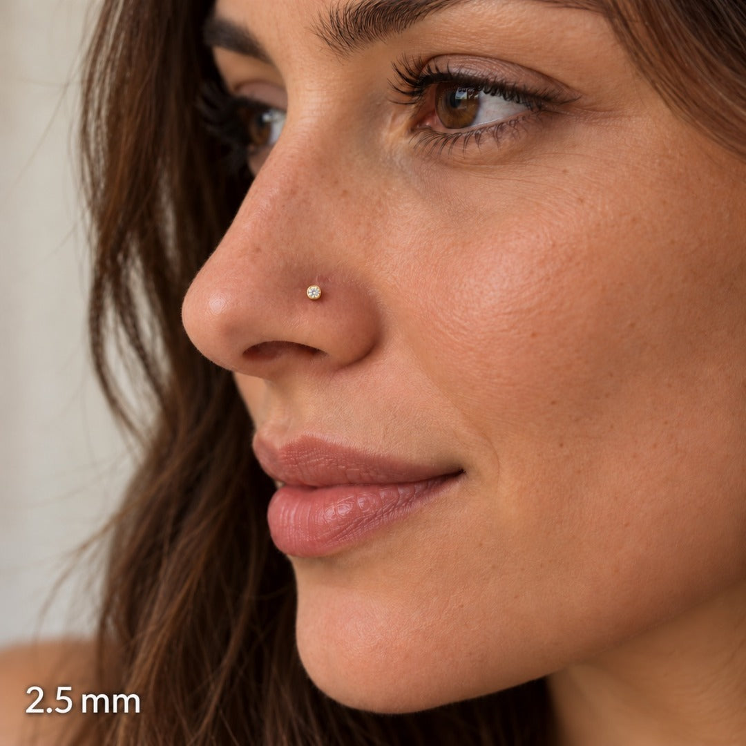 22 Karat Gelbgold & Zirkonia Nasenpiercings/Nasenstecker mit Schraubverschluss (3.5MM-4.5MM)