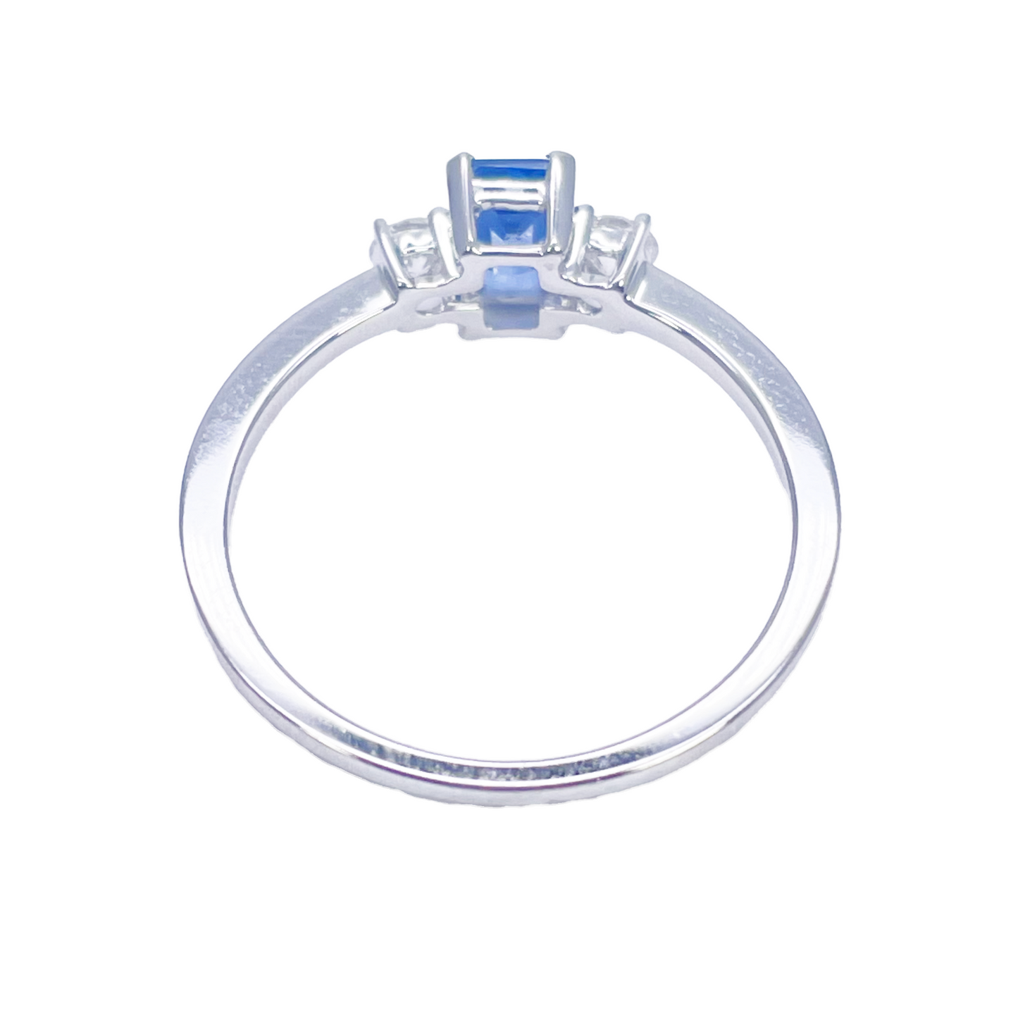 18 Karat Gold Saphir Diamant Ring Natur Rund & Smaragdschliff Drei-Stein 0,80 Karat
