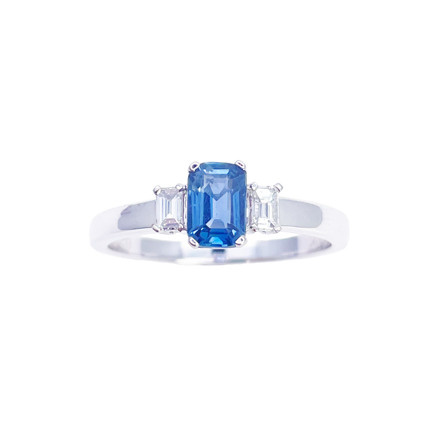 18 Karat Gold Saphir Diamant Ring Natürlicher Baguette- & Smaragdschliff 0,86 Karat