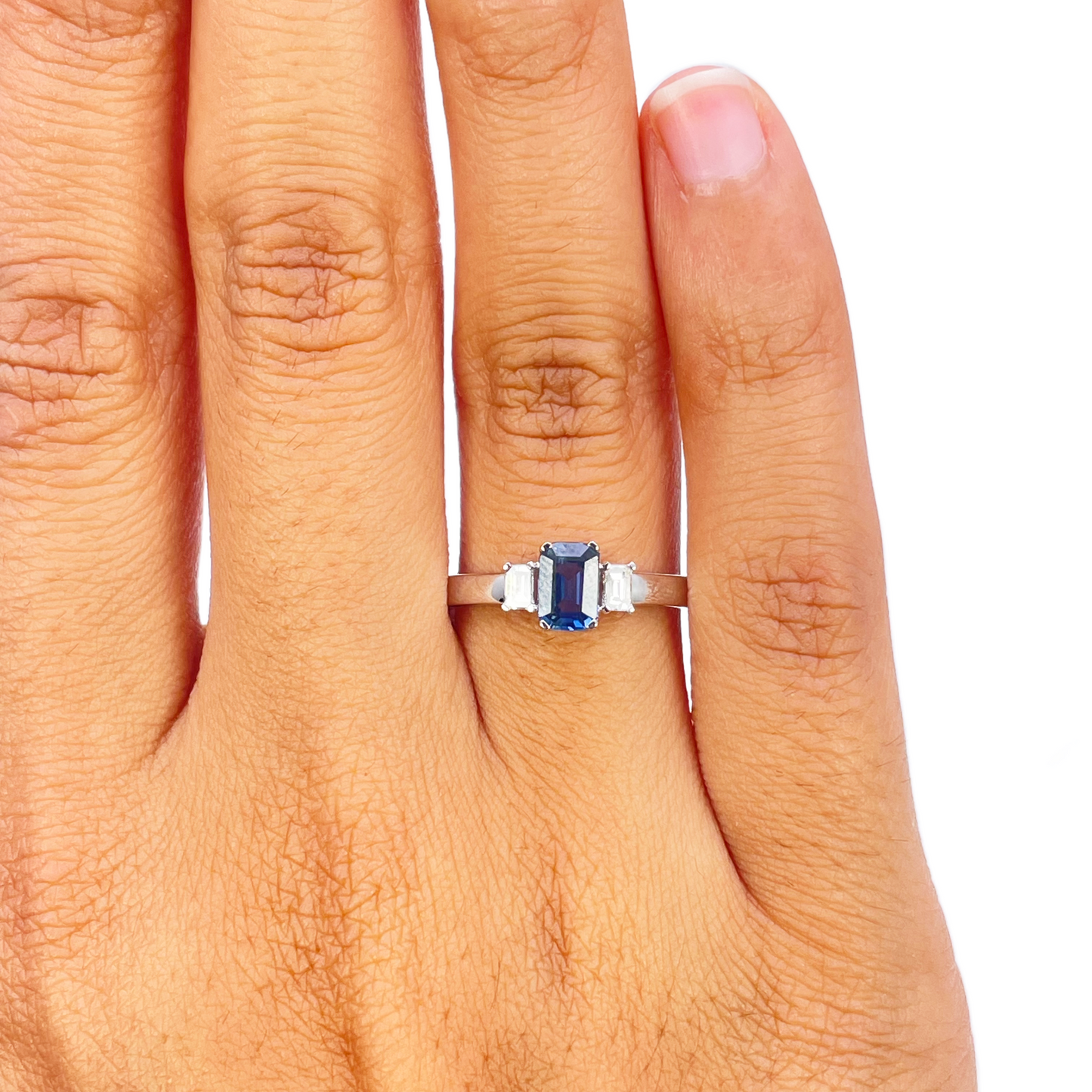 18 Karat Gold Saphir Diamant Ring Natürlicher Baguette- & Smaragdschliff 0,86 Karat