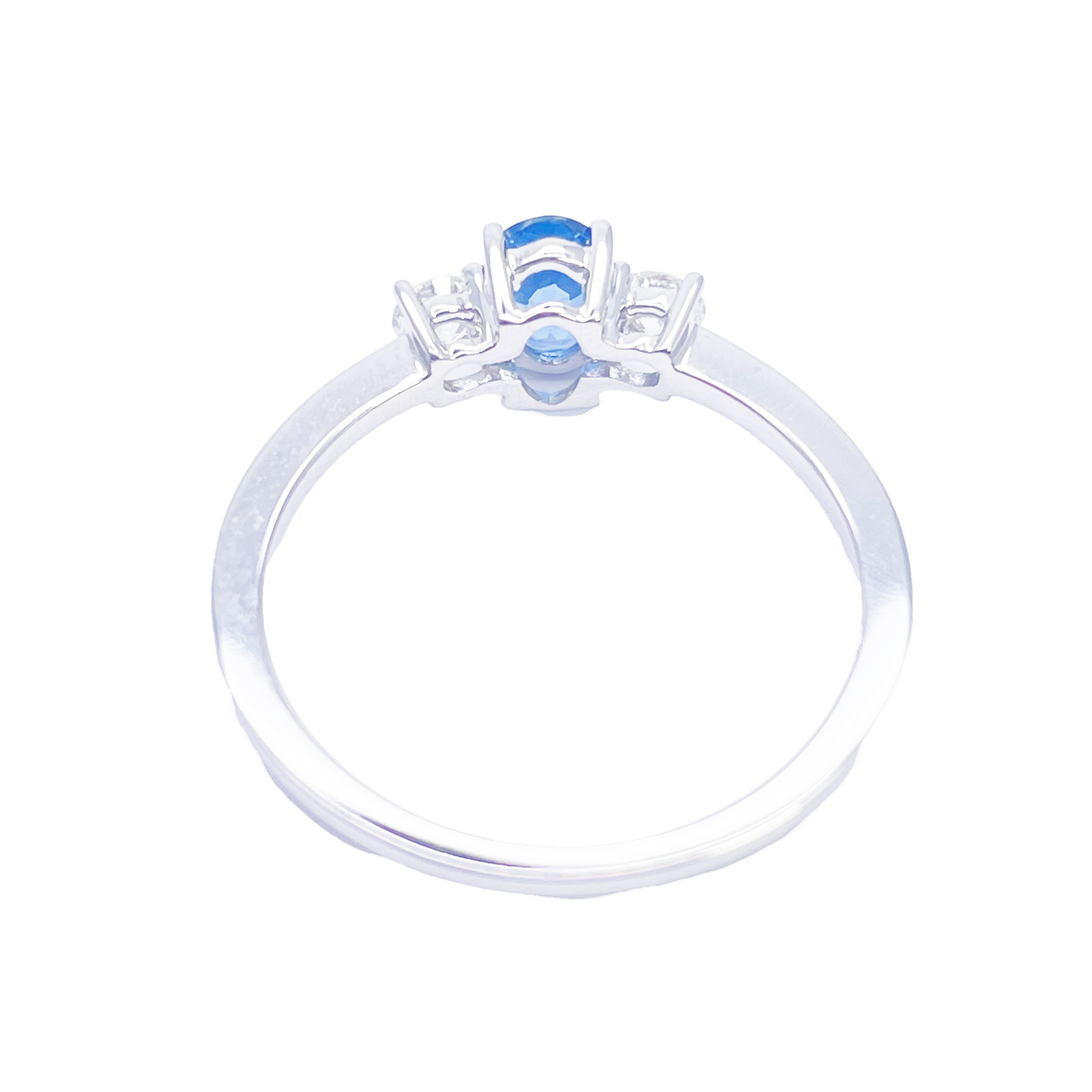 18 Karat Gold Saphir Diamant Ring Drei-Steine Rund & Oval Schliff 0.65 Karat
