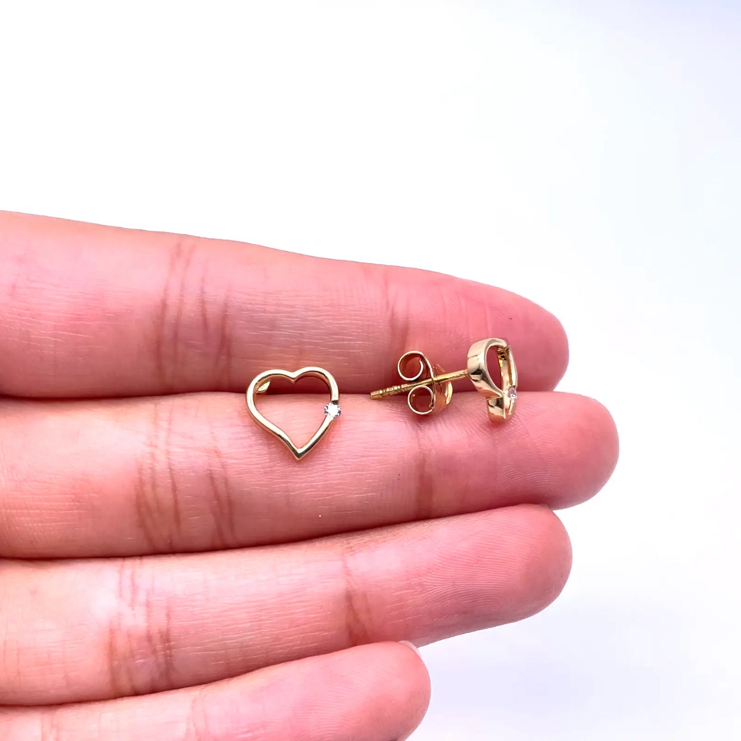 18ct Yellow Gold Round Diamond Heart Stud Earrings 0.04ct 
