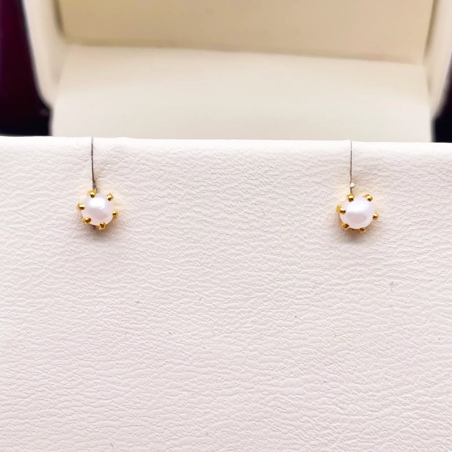 22ct Yellow Gold Children's Freshwater Pearl Claw Stud Earrings 3.9mm 