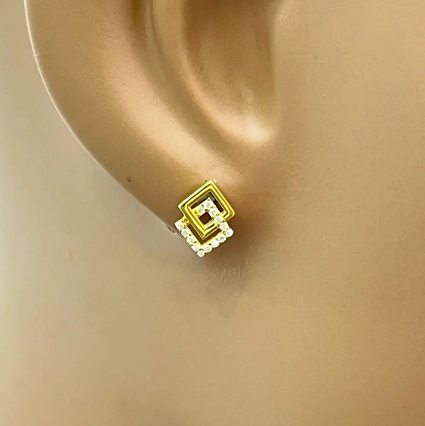 22ct Yellow Gold Cubic Zirconia Entwined Kite Shaped Pendant and Earrings Set 