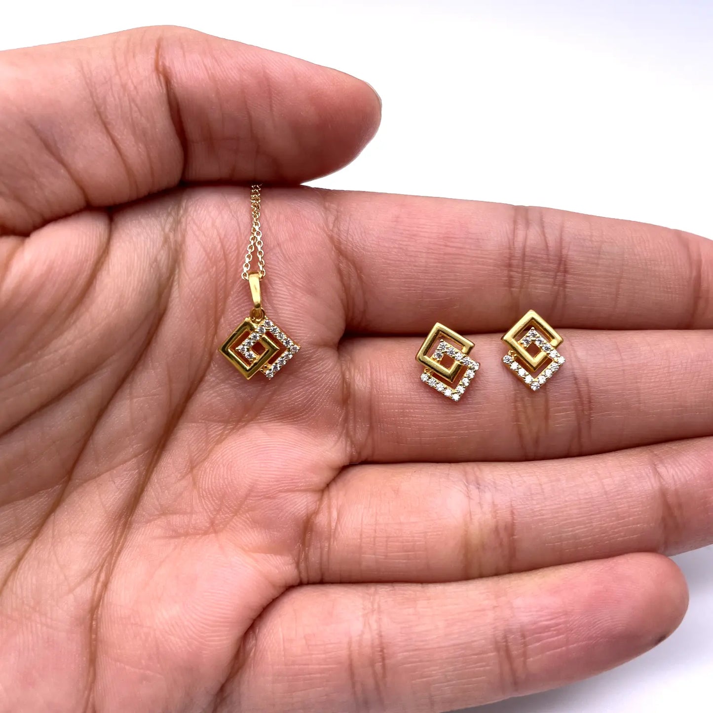 22ct Yellow Gold Cubic Zirconia Entwined Kite Shaped Pendant and Earrings Set 