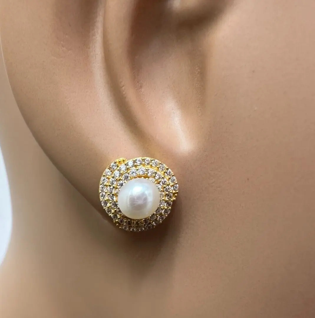 22ct Yellow Gold Cubic Zirconia Pearl Earrings & Pendant on 18K Chain Necklace¬†